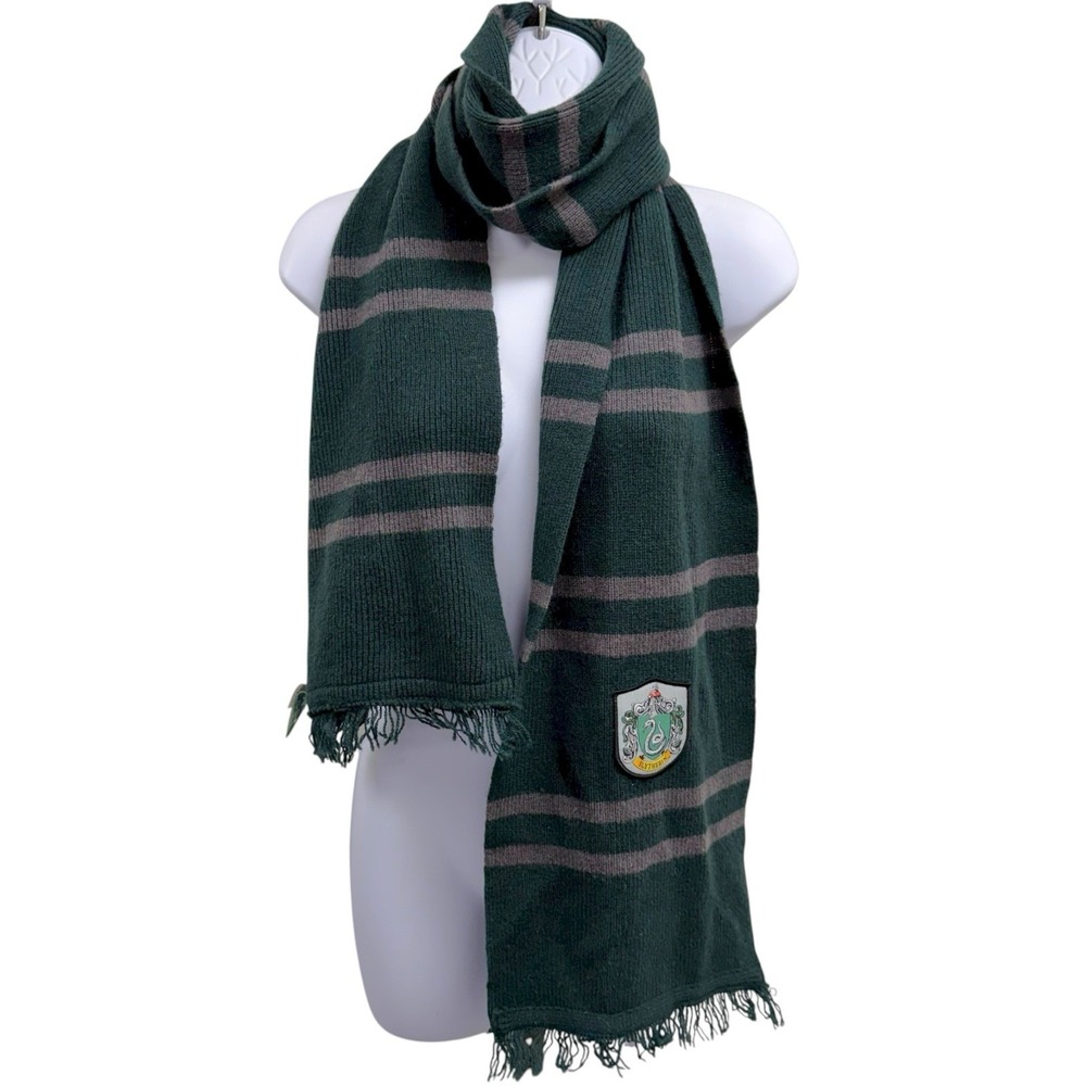 Wizarding World of Harry‎ Potter Slytherin House Crest Patch 100% Wool Scarf
